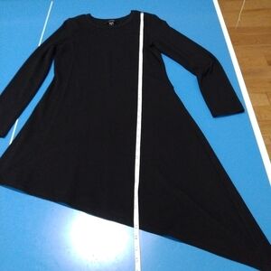 Red 23 Black Stretchy Soft Dress. Size M. Pristine Condition.